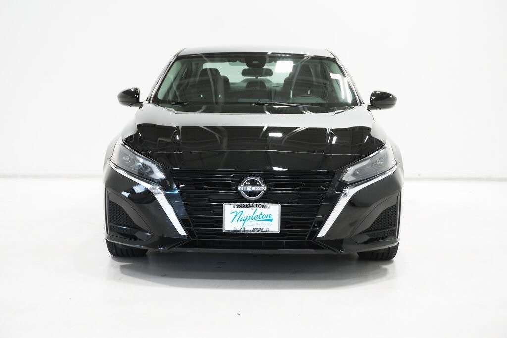 2023 Nissan Altima 2.5 SV photo 3