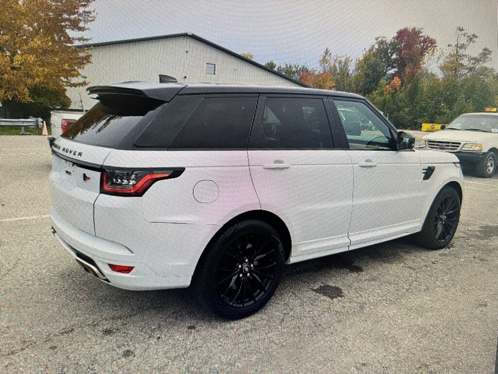 2022 Land Rover Range Rover Sport SVR photo 3