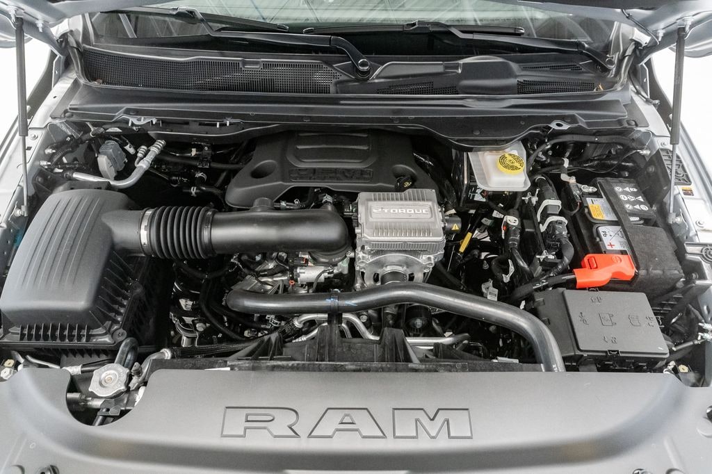 New 2026 Ram 1500 LARAMIE CREW CAB 4X4 5'7 BOX Pickup