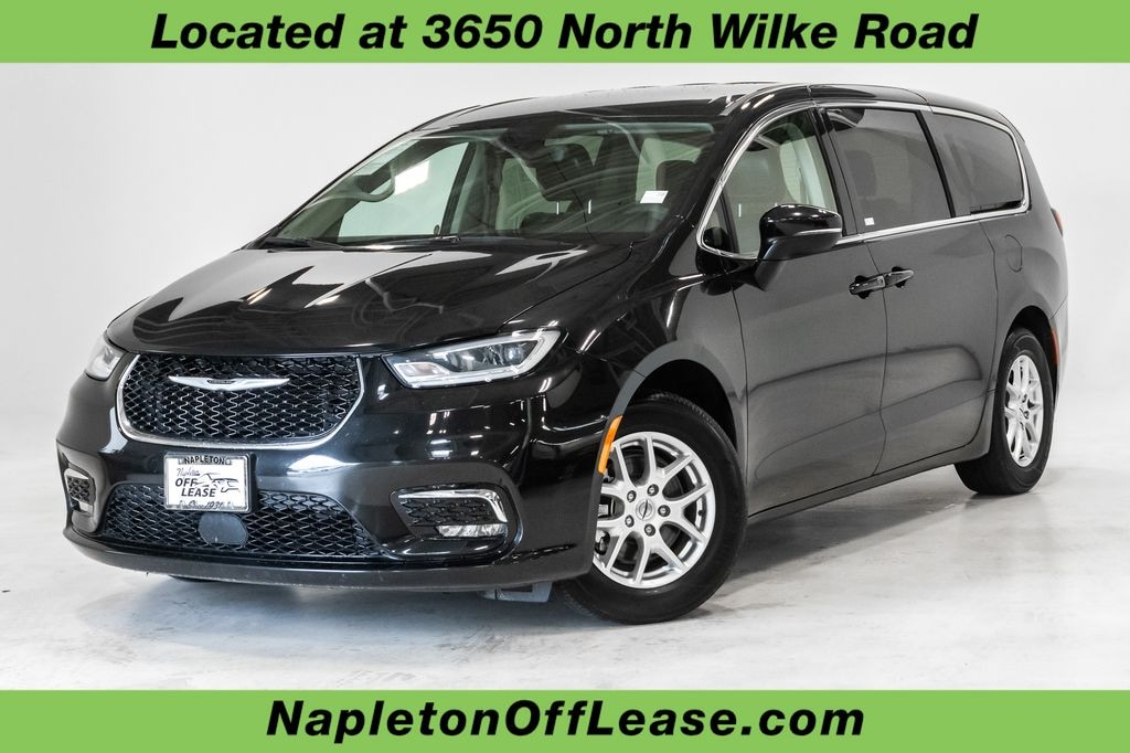 Used 2023 Chrysler Pacifica Touring L Minivan/Van