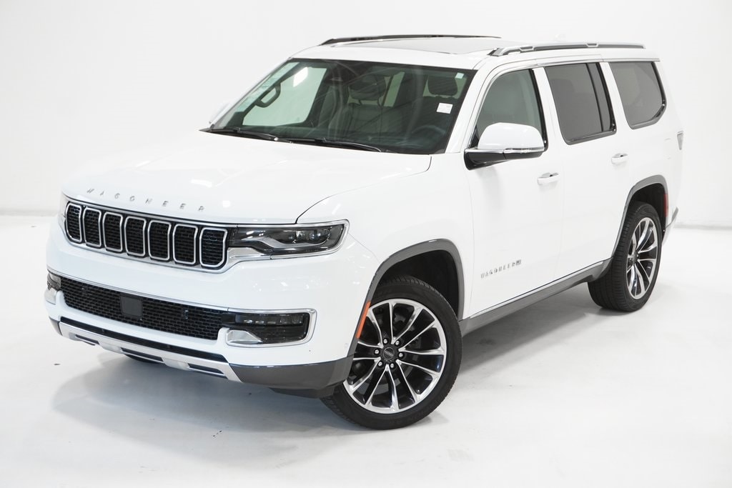 Used 2022 Jeep Wagoneer Series III with VIN 1C4SJVDT1NS113748 for sale in Arlington Heights, IL