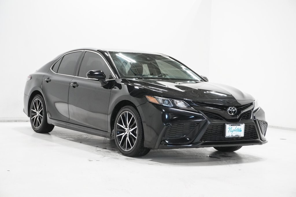 Used 2023 Toyota Camry SE Sedan