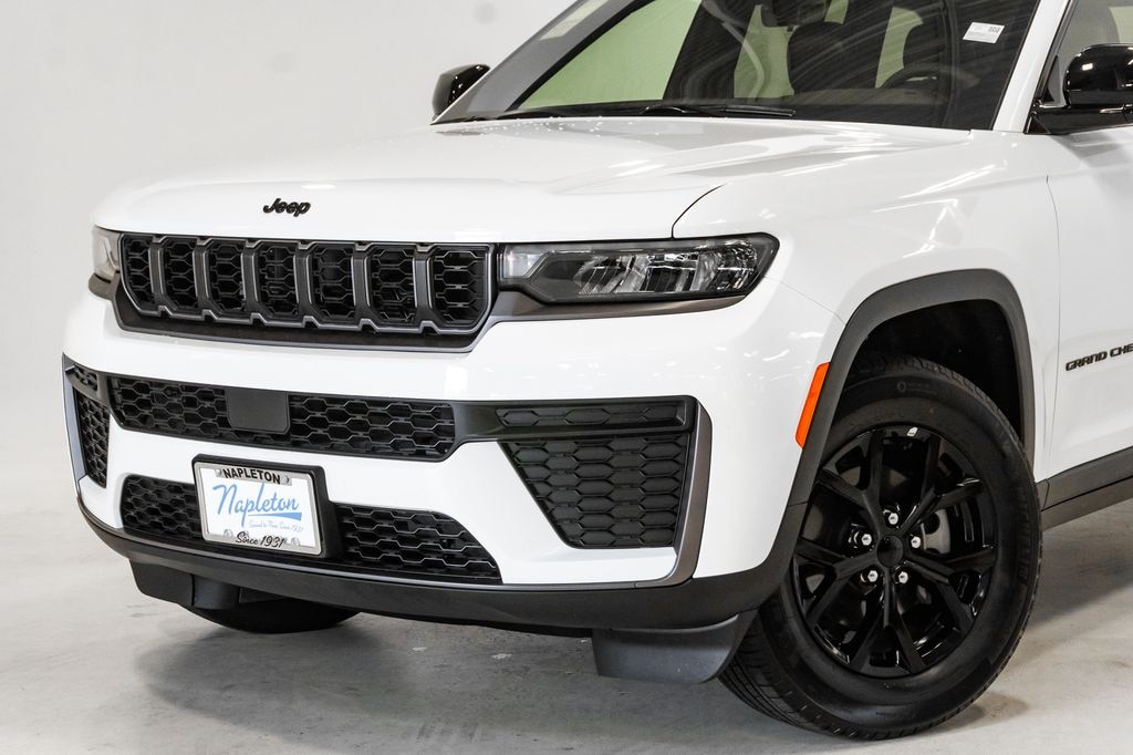 New 2026 Jeep Grand Cherokee LAREDO ALTITUDE 4X4 Sport Utility