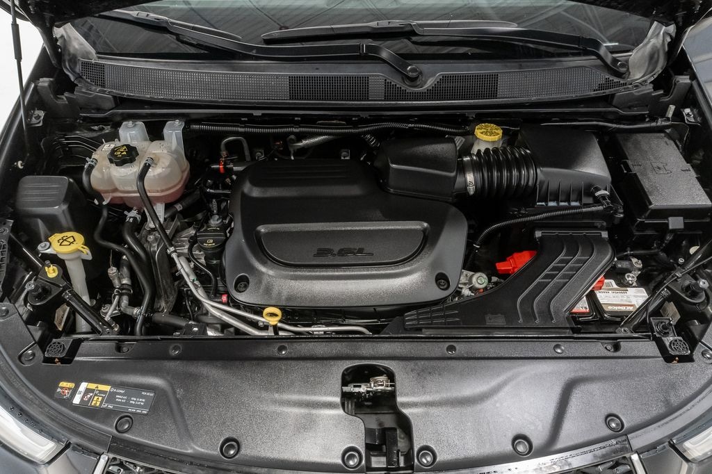 Used 2023 Chrysler Pacifica Touring L Minivan/Van