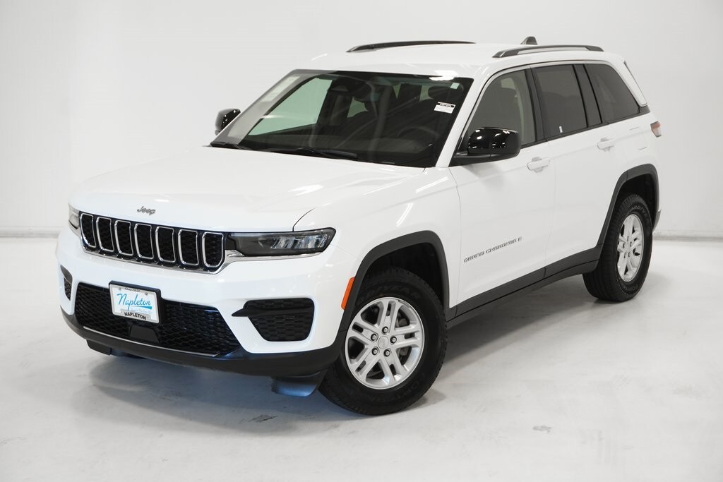 2024 Jeep Grand Cherokee Laredo photo 2