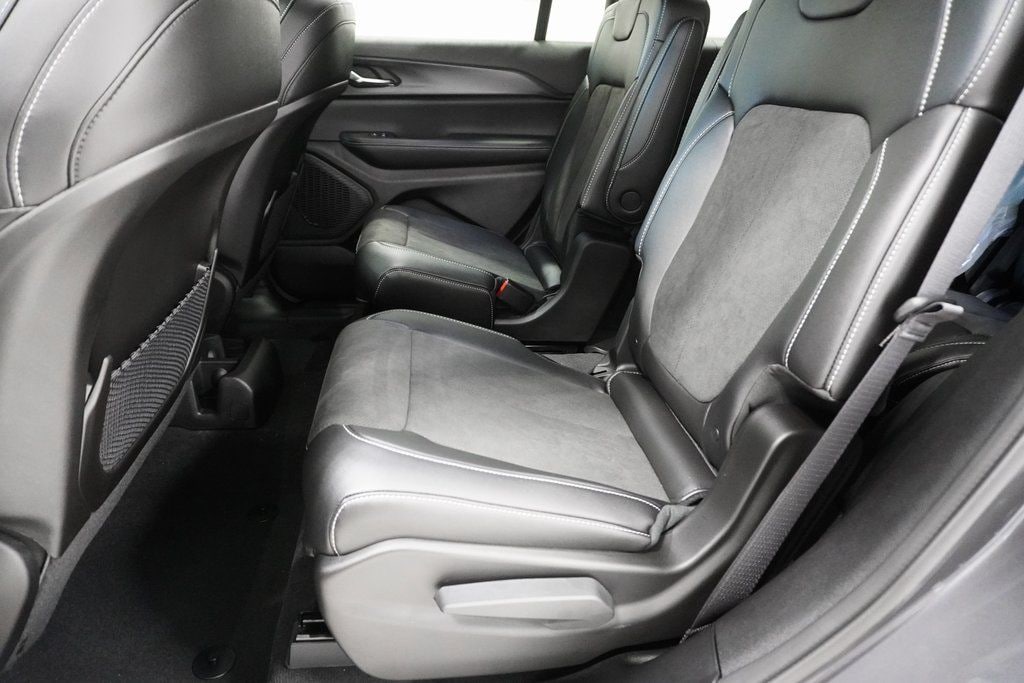 2025 Jeep Grand Cherokee L Altitude - Photo 15