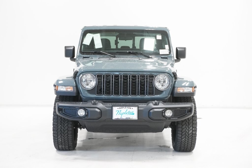 2025 Jeep Gladiator Sport photo 3