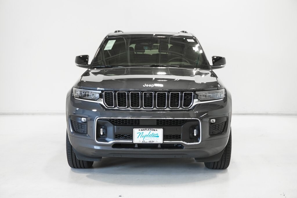 2025 Jeep Grand Cherokee Overland photo 2