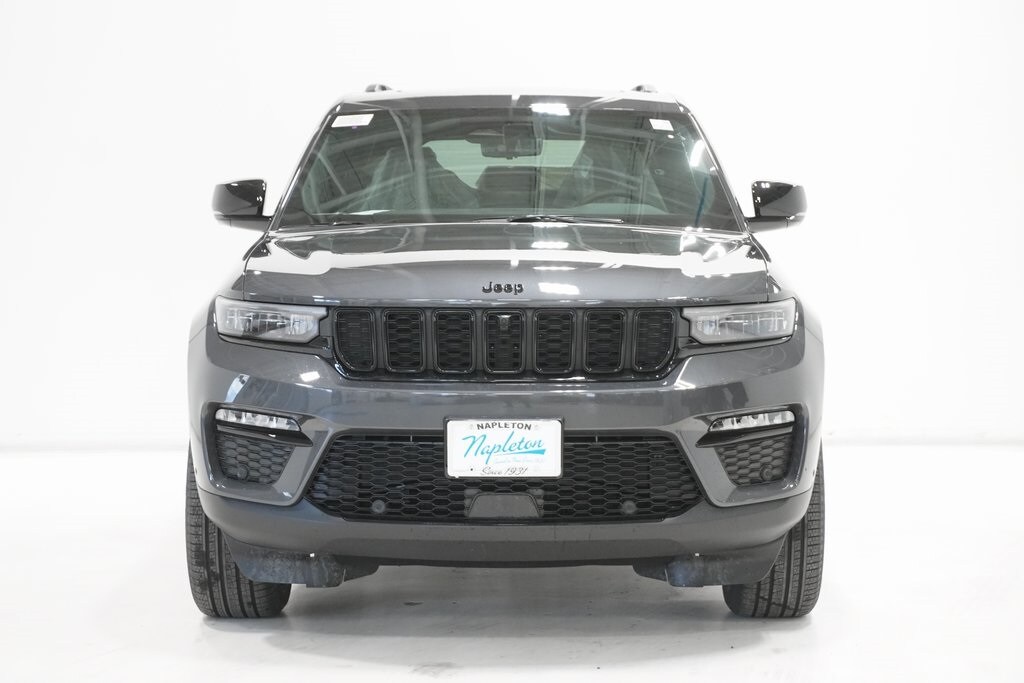 2025 Jeep Grand Cherokee Limited photo 3