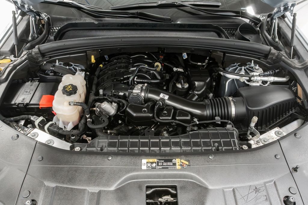Used 2025 Jeep Grand Cherokee Altitude SUV