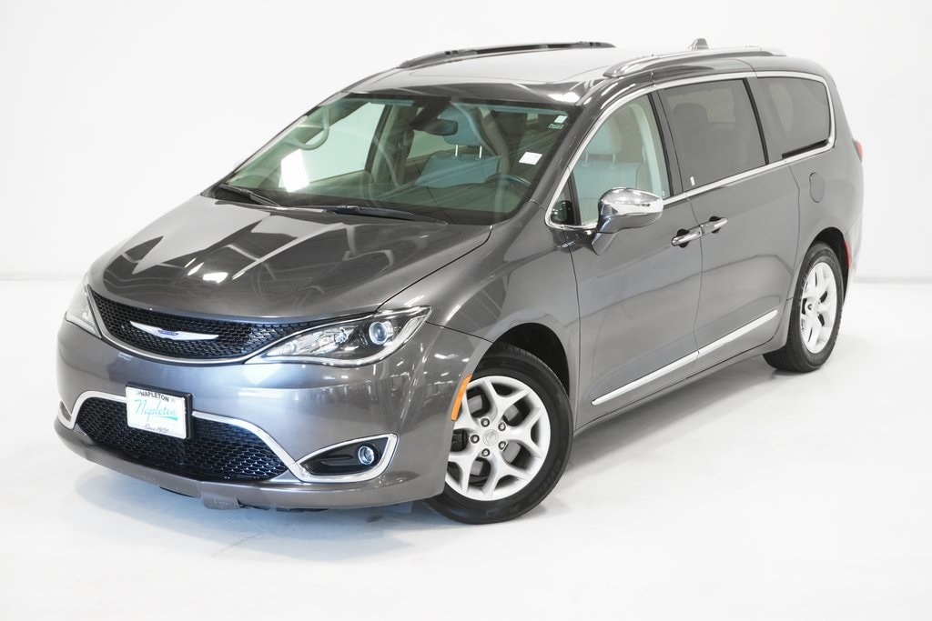 Used 2020 Chrysler Pacifica Limited with VIN 2C4RC1GG7LR181387 for sale in Arlington Heights, IL