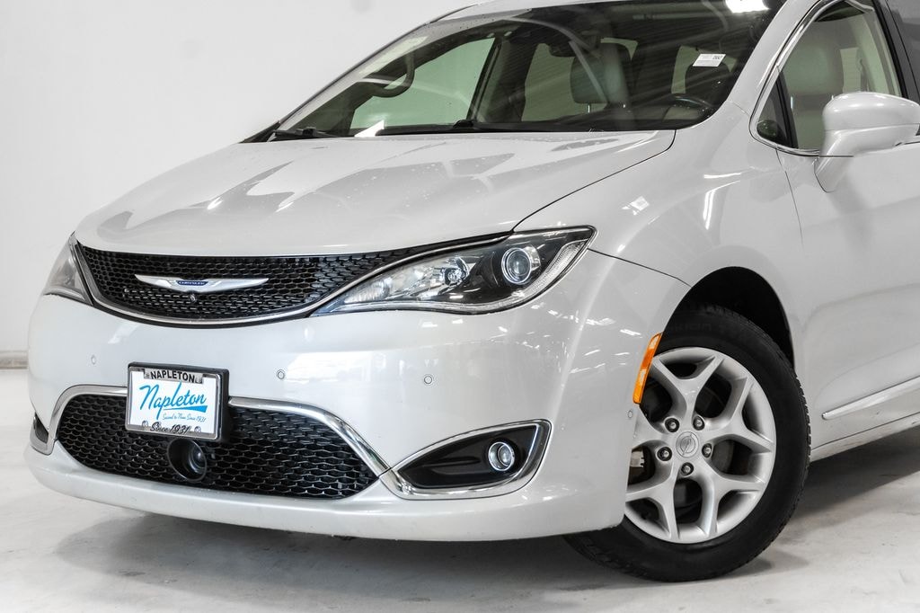 Used 2019 Chrysler Pacifica Touring L Plus Minivan/Van