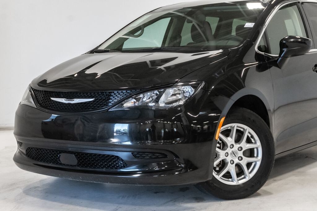 Used 2022 Chrysler Voyager LX Minivan/Van