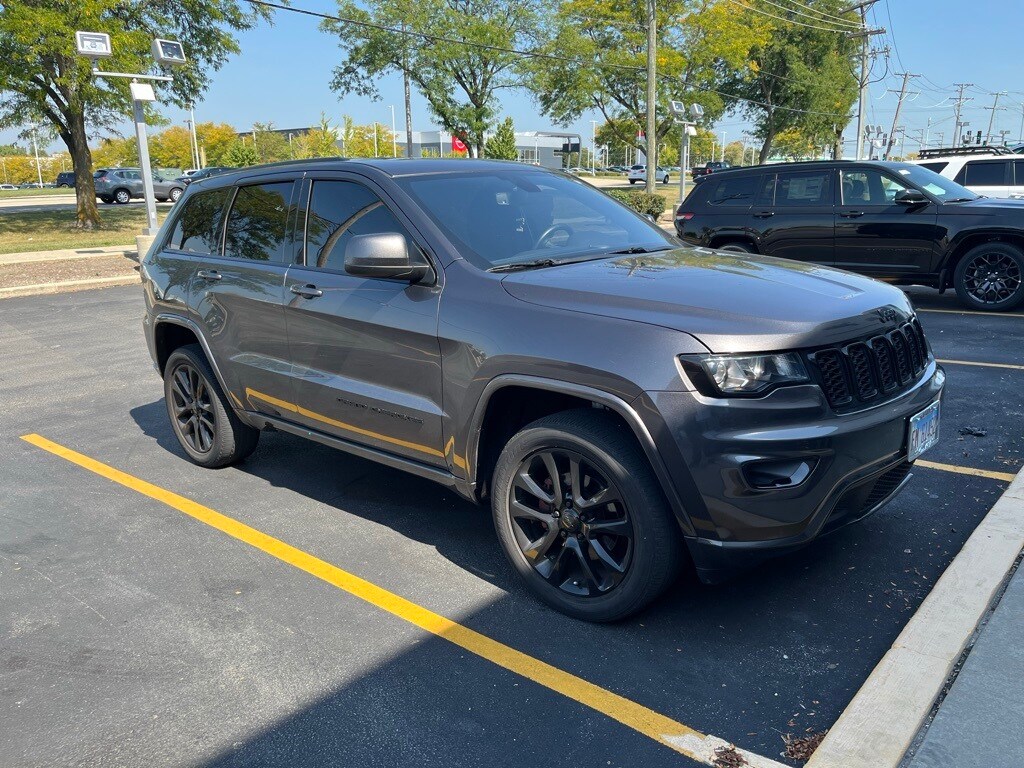 2019 Jeep Grand Cherokee Altitude photo 2