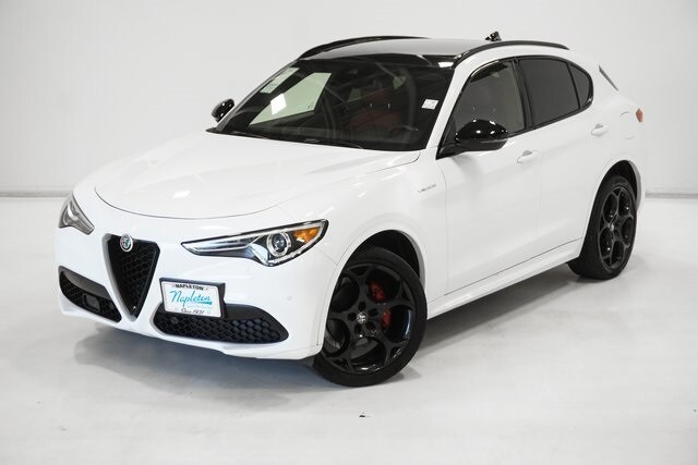 2022 Alfa Romeo Stelvio Ti Sport photo 2