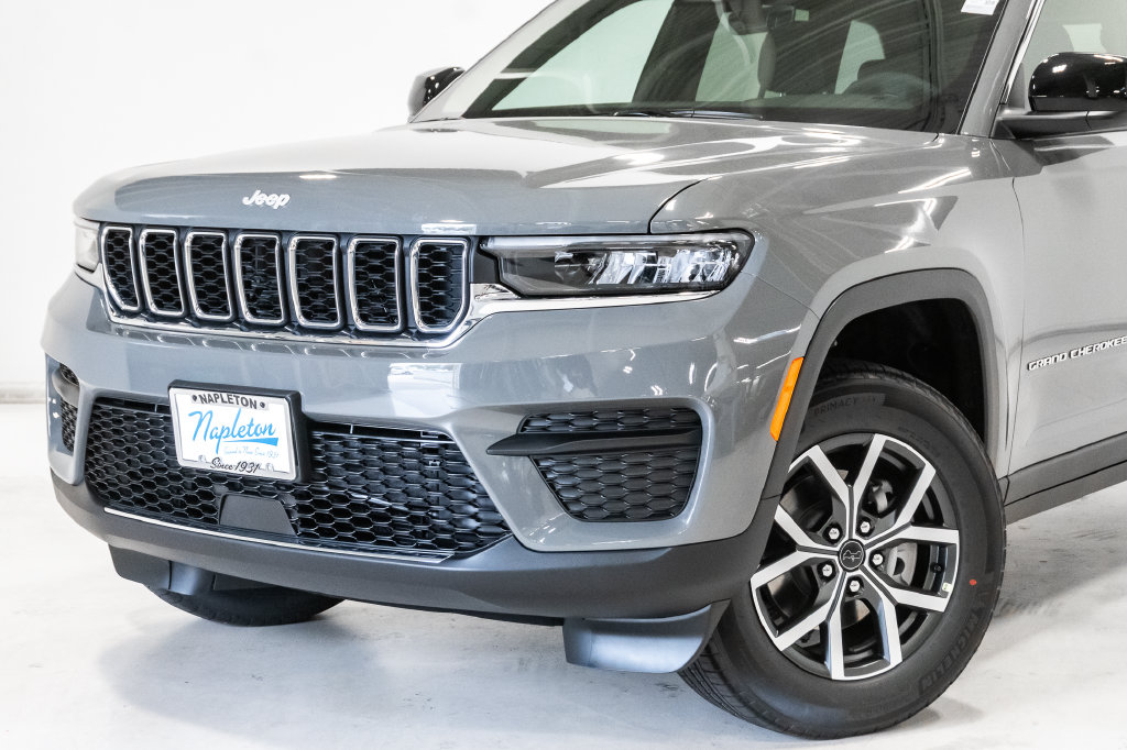 New 2027 Jeep Grand Cherokee LAREDO X 4X4 Sport Utility