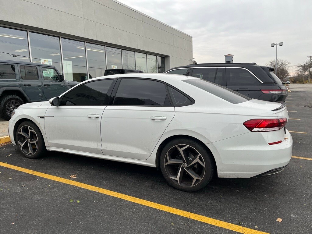 2021 Volkswagen Passat 2.0T R-Line photo 3
