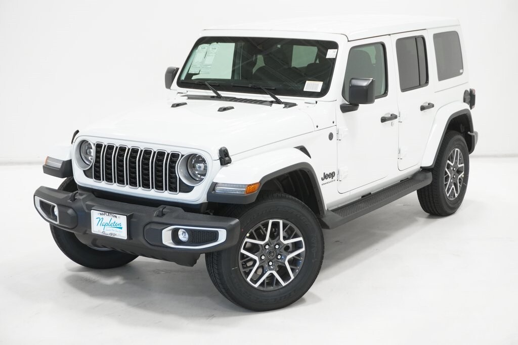 2025 Jeep Wrangler Sahara photo 2
