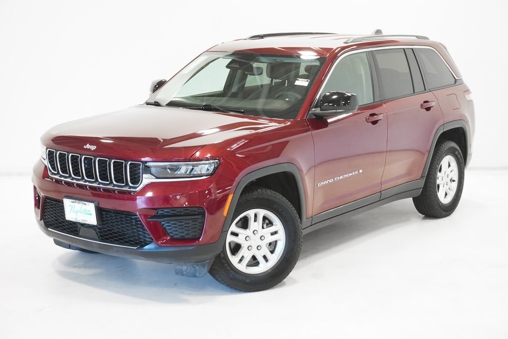 2024 Jeep Grand Cherokee Laredo photo 2