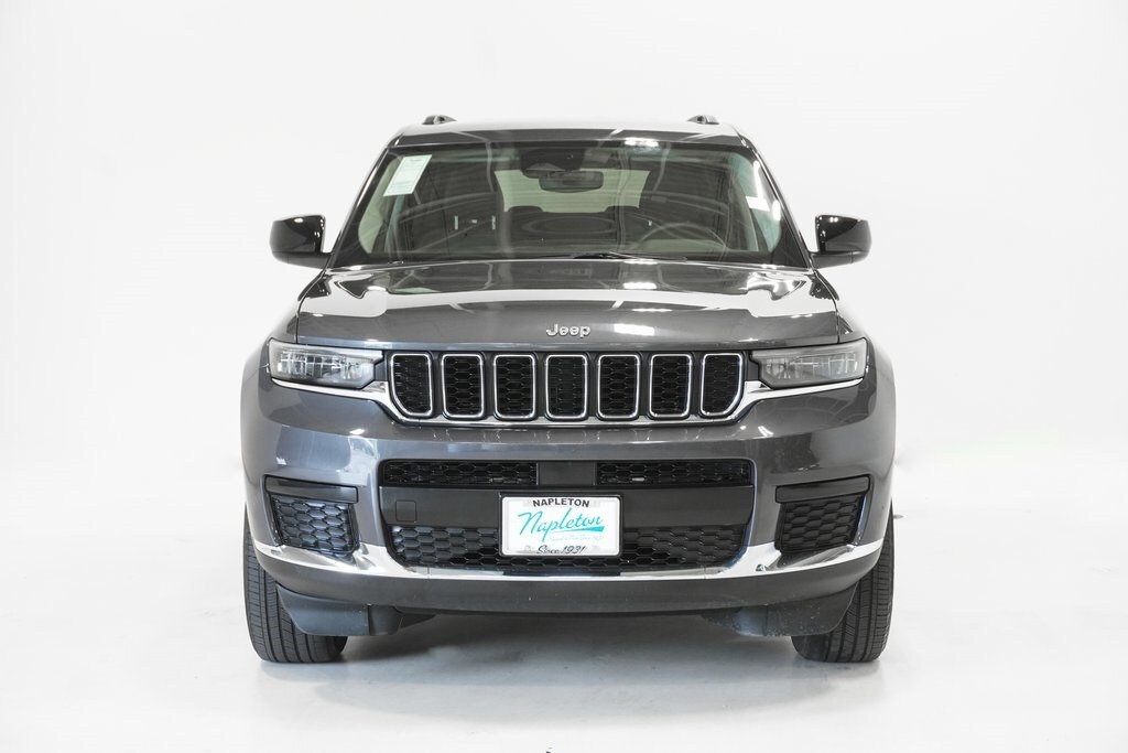 2023 Jeep Grand Cherokee Laredo photo 3