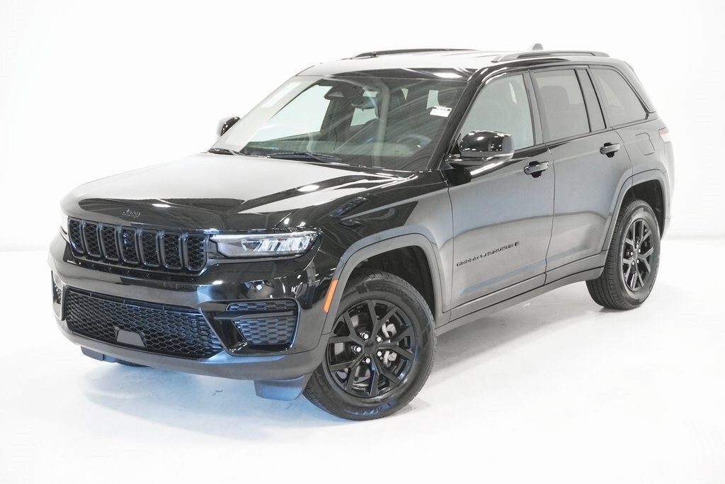 2024 Jeep Grand Cherokee X Altitude photo 2