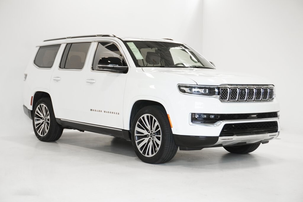 2023 Jeep Grand Wagoneer III photo 3