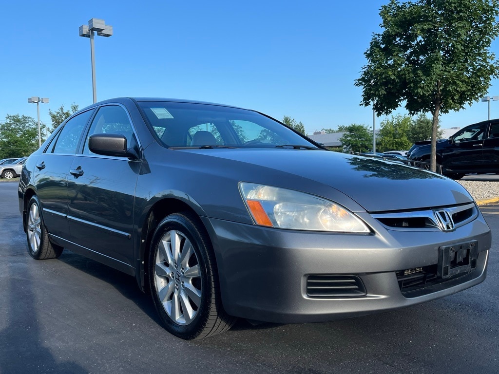 Used 2007 Honda Accord 3.0 EX with VIN 1HGCM66587A063781 for sale in Arlington Heights, IL