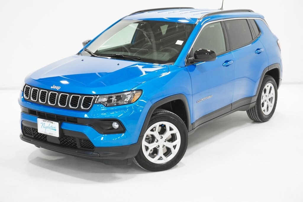 Used 2024 Jeep Compass Latitude with VIN 3C4NJDBN3RT175250 for sale in Arlington Heights, IL