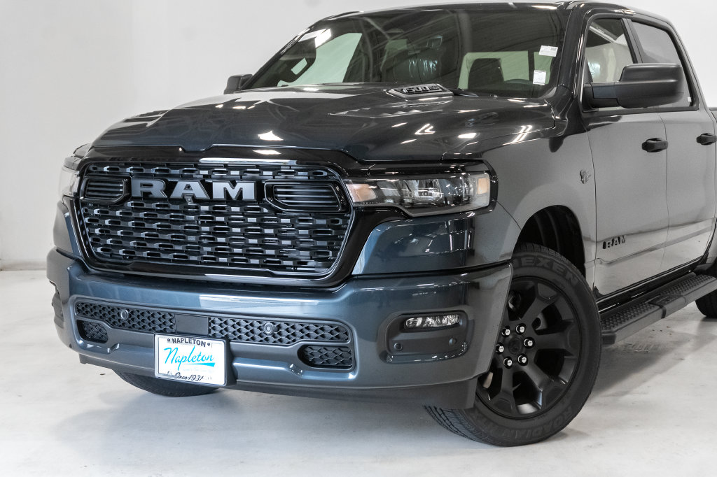 New 2027 Ram 1500 EXPRESS CREW CAB 4X4 5'7 BOX Pickup