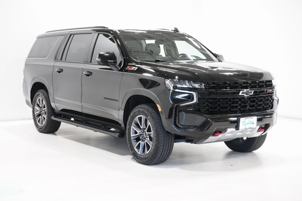 2024 Chevrolet Suburban Z71 photo 2