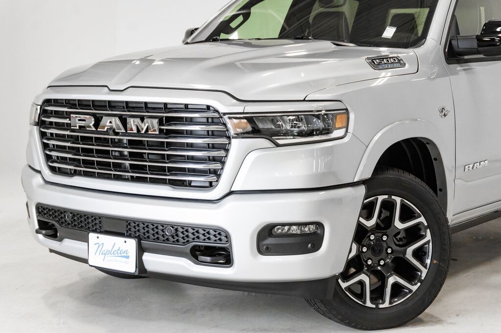 New 2026 Ram 1500 LARAMIE CREW CAB 4X4 5'7 BOX Pickup