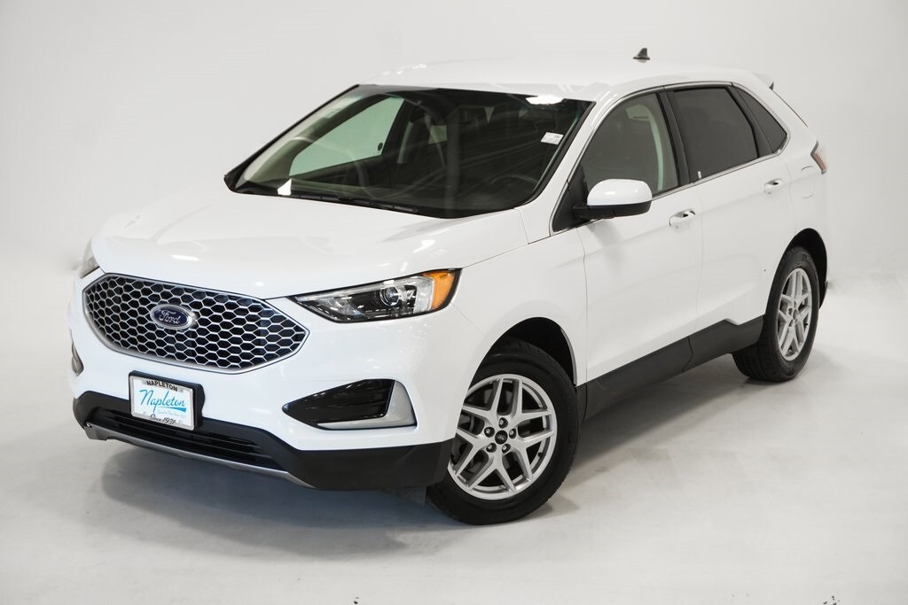 2024 Ford Edge SEL photo 2