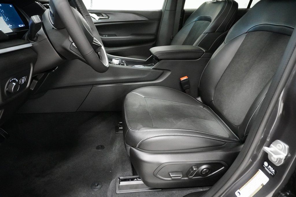 2025 Jeep Grand Cherokee L Altitude - Photo 11
