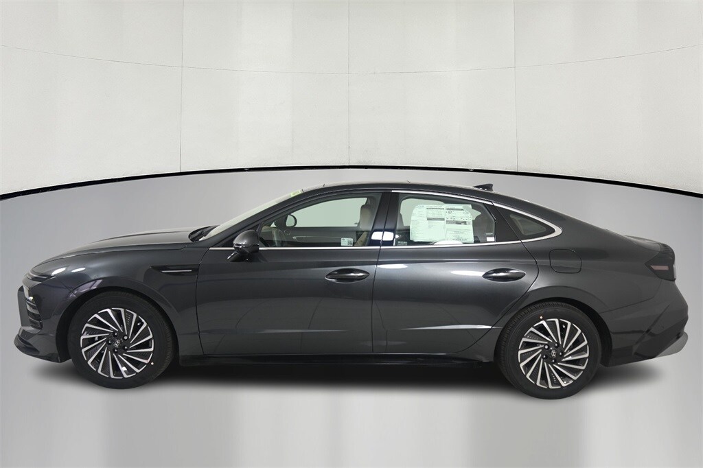2025 Hyundai Sonata Hybrid Limited photo 4