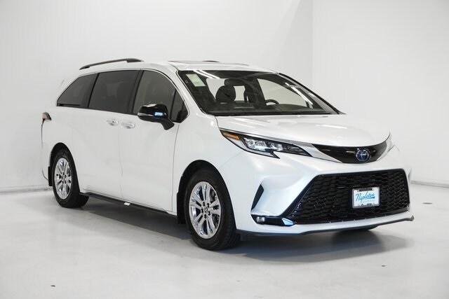 2023 Toyota Sienna XSE photo 4