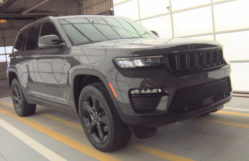 Used 2023 Jeep Grand Cherokee Limited SUV