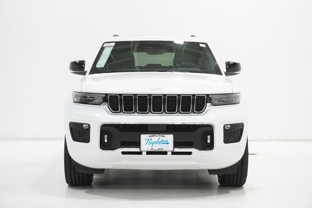 2025 Jeep Grand Cherokee Overland photo 2