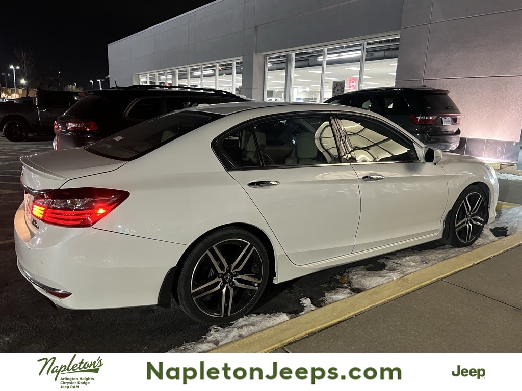 2016 Honda Accord Touring's photo