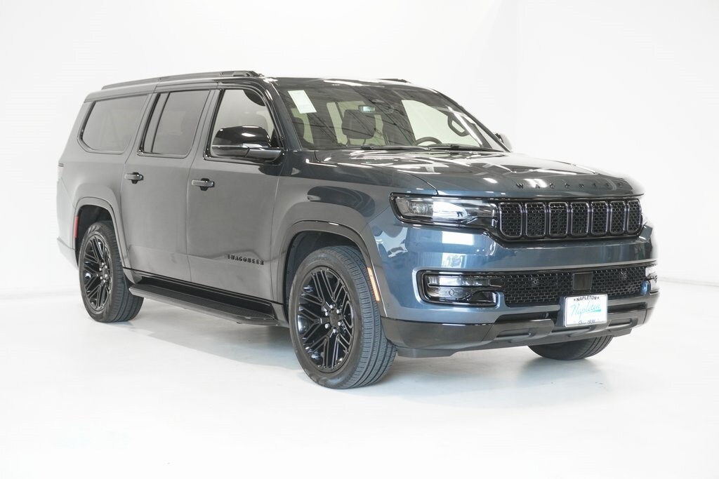 2024 Jeep Wagoneer Carbide photo 4