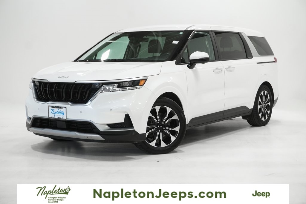 2022 Kia Carnival EX's photo