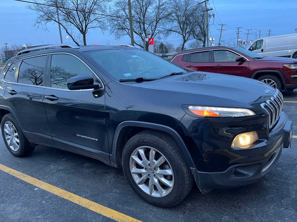 Used 2016 Jeep Cherokee Limited with VIN 1C4PJMDB5GW121189 for sale in Arlington Heights, IL