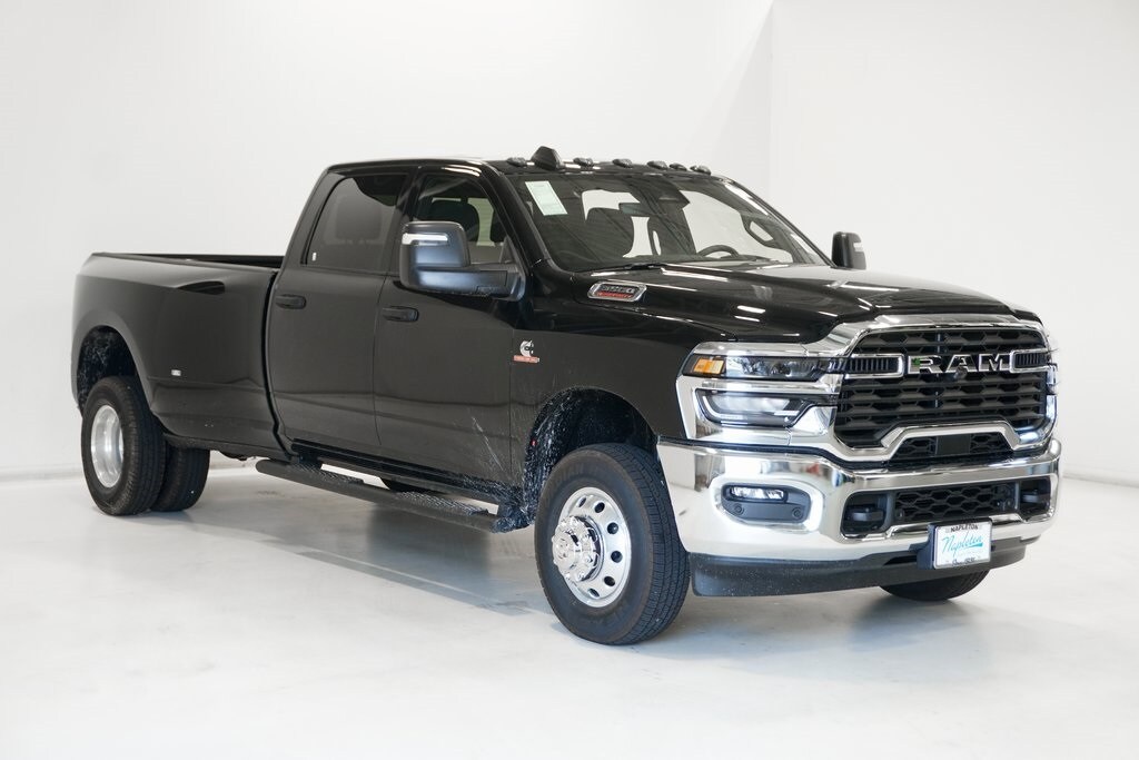 2025 Ram 3500 Tradesman photo 4