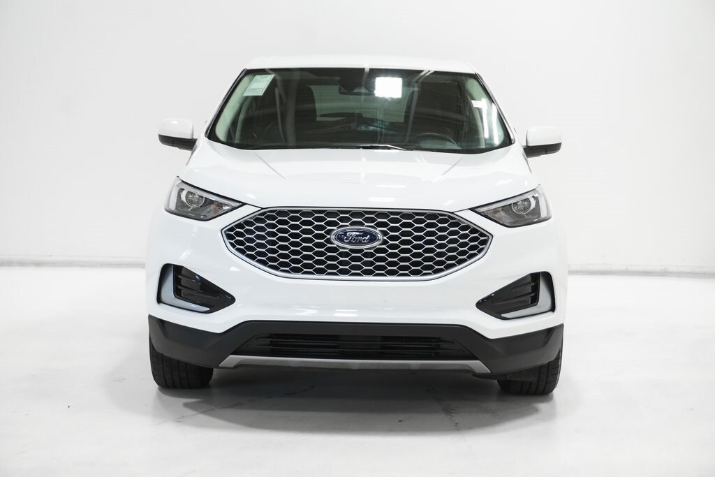 2024 Ford Edge SEL photo 3