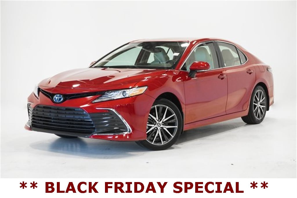 Used 2024 Toyota Camry Hybrid XLE Sedan
