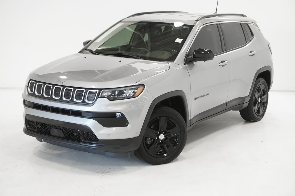 Used 2022 Jeep Compass Latitude with VIN 3C4NJDBB7NT136337 for sale in Arlington Heights, IL