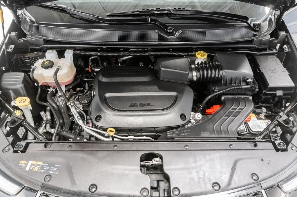 Used 2025 Chrysler Pacifica Select Minivan/Van