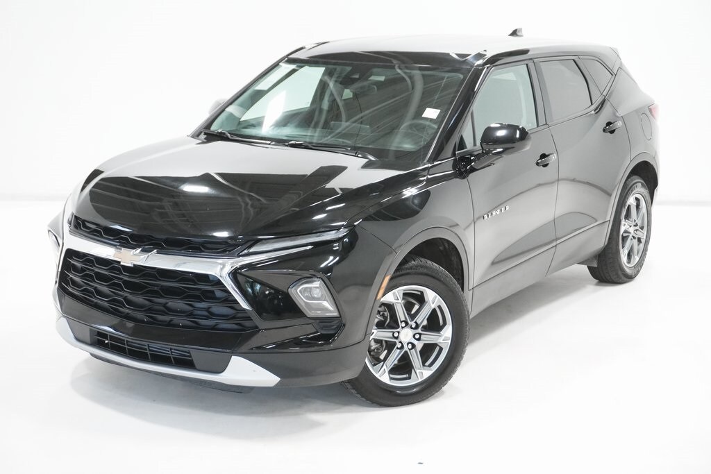2023 Chevrolet Blazer 2LT photo 2