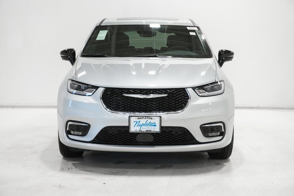 New 2026 Chrysler Pacifica LIMITED AWD Passenger Van