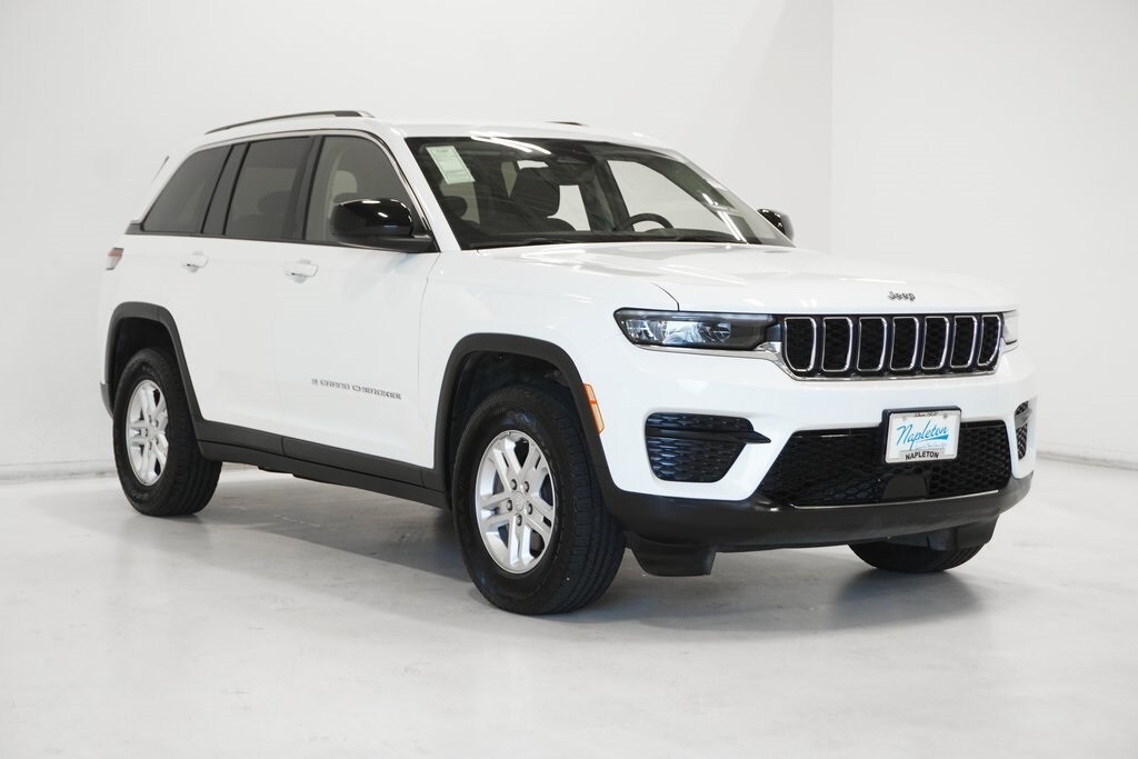 2024 Jeep Grand Cherokee Laredo photo 4