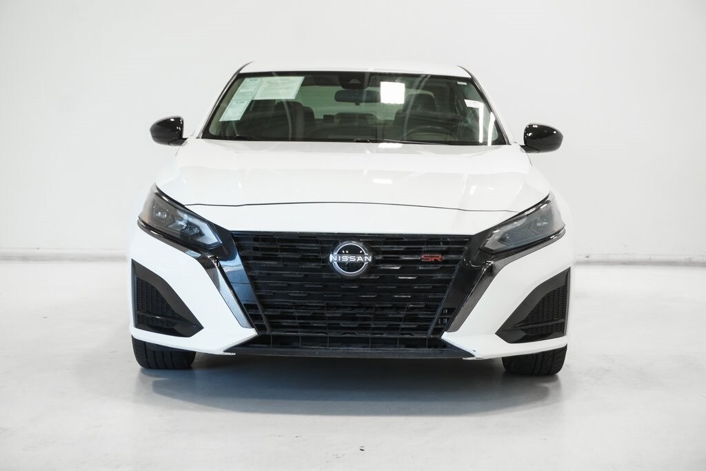 2023 Nissan Altima 2.5 SR photo 3